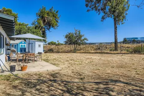 Exterior - 992 Ednabelle Ct, El Cajon, CA 92021 photo 9 of 9