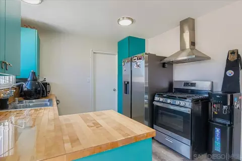Kitchen - 992 Ednabelle Ct, El Cajon, CA 92021 photo 2 of 4