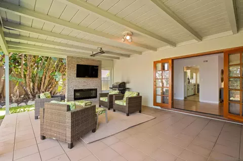 Exterior - 6243 Buisson St, San Diego, CA 92122 photo 5 of 10