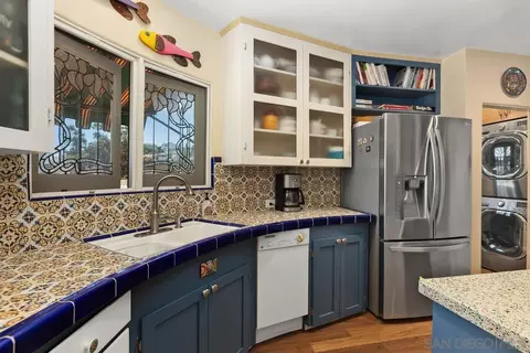 Kitchen - 2755 Eagle St, San Diego, CA 92103 photo 1 of 3
