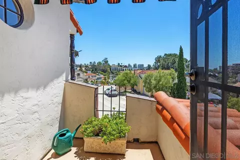Exterior - 2755 Eagle St, San Diego, CA 92103 photo 2 of 10