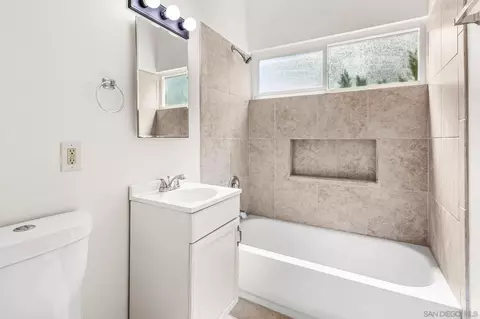 Bath - 13323 Frame Rd, Poway, CA 92064 photo 2 of 2