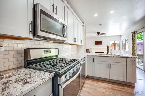 40037 Amberley Cir, Temecula, CA 92591 photo 11