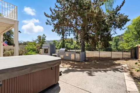 Exterior - 8747 Gracilior Pl, Escondido, CA 92026 photo 4 of 5