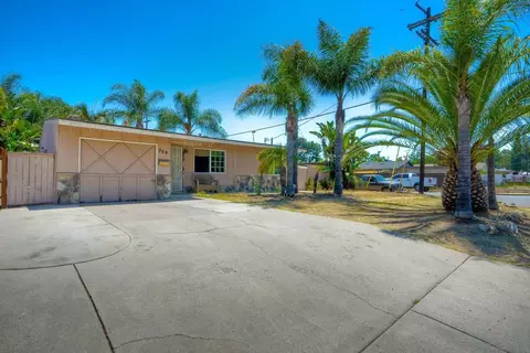 Exterior - 759 W 10th Ave, Escondido, CA 92025 photo 3 of 7