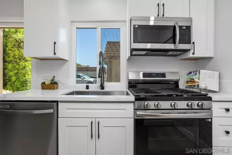 268 Festival Dr, Oceanside, CA 92057 photo 7