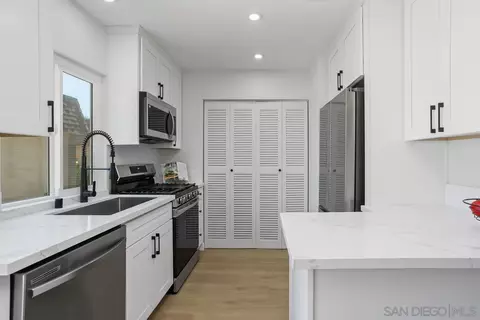 268 Festival Dr, Oceanside, CA 92057 photo 3