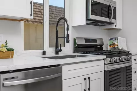 268 Festival Dr, Oceanside, CA 92057 photo 6
