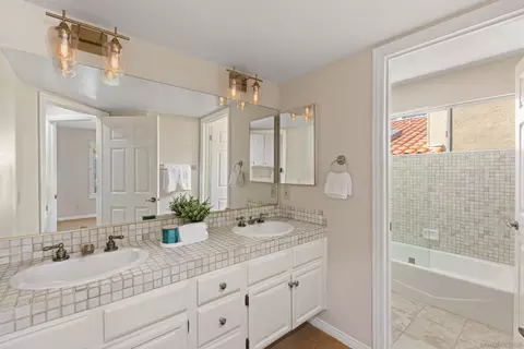 Bath - 1466 Caminito Solidago, La Jolla, CA 92037 photo 1 of 3