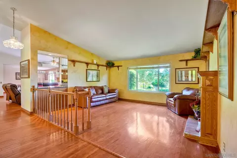 2183 Lundy Lake Dr, Escondido, CA 92029 photo 3