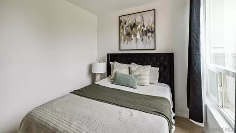 Bedroom - 27468 Rosebay Ct, Temecula, CA 92591 photo 2 of 15