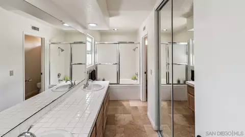 Bath - 27468 Rosebay Ct, Temecula, CA 92591 photo 1 of 7