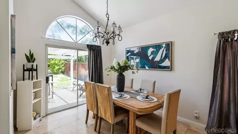 Dining - 27468 Rosebay Ct, Temecula, CA 92591 photo 4 of 4