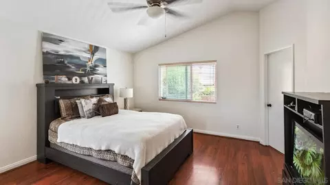 Bedroom - 27468 Rosebay Ct, Temecula, CA 92591 photo 11 of 15