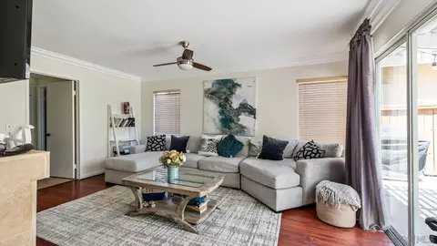 Living - 27468 Rosebay Ct, Temecula, CA 92591 photo 2 of 3