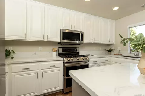 Kitchen - 13635 Janeen Pl, Poway, CA 92064 photo 3 of 4