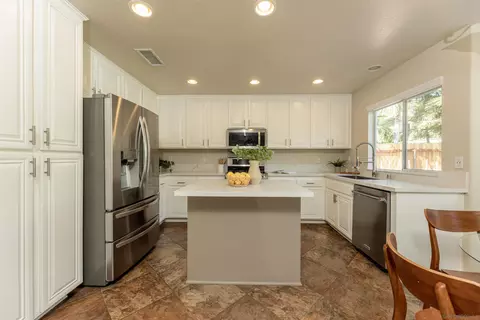 Kitchen - 13635 Janeen Pl, Poway, CA 92064 photo 2 of 4