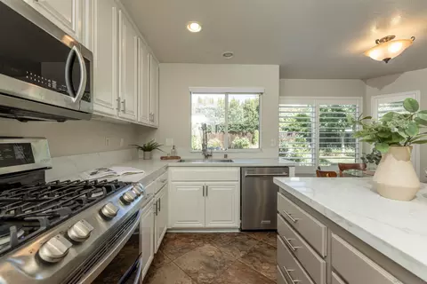 Kitchen - 13635 Janeen Pl, Poway, CA 92064 photo 4 of 4