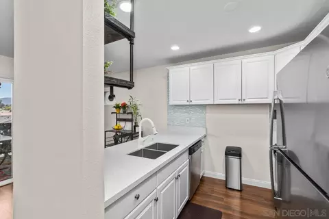 Kitchen - 219 Candice Pl, Vista, CA 92083 photo 2 of 8