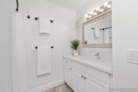 Bath - 219 Candice Pl, Vista, CA 92083 photo 2 of 3