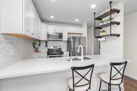 Kitchen - 219 Candice Pl, Vista, CA 92083 photo 7 of 8