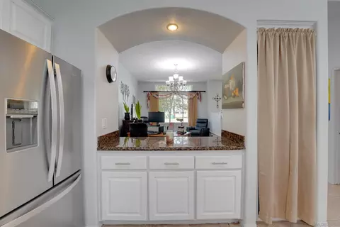 Kitchen - 114 Cityscape Gln, Escondido, CA 92027 photo 8 of 8