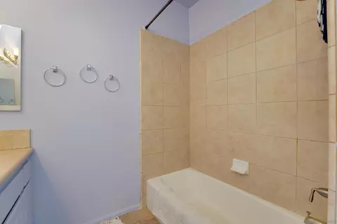 Bath - 114 Cityscape Gln, Escondido, CA 92027 photo 8 of 8