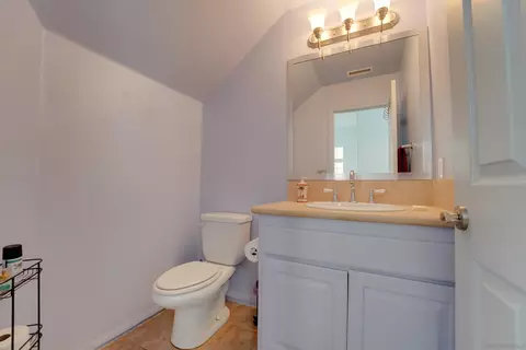 Bath - 114 Cityscape Gln, Escondido, CA 92027 photo 1 of 8
