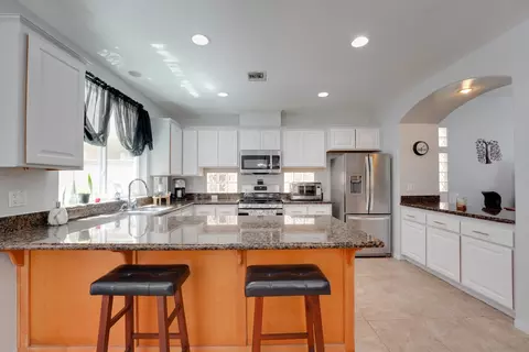 Kitchen - 114 Cityscape Gln, Escondido, CA 92027 photo 3 of 8