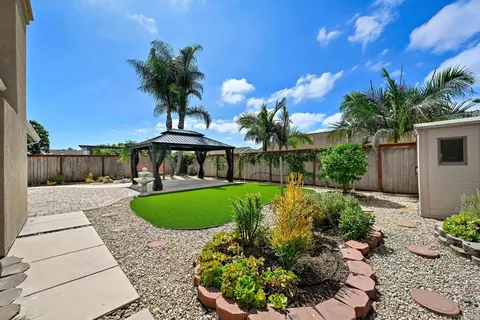 Exterior - 250 Del Mesa Ct, Oceanside, CA 92058 photo 4 of 5
