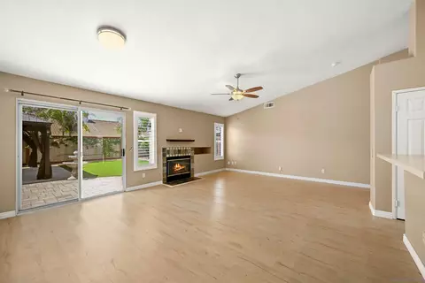 Living - 250 Del Mesa Ct, Oceanside, CA 92058 photo 2 of 4