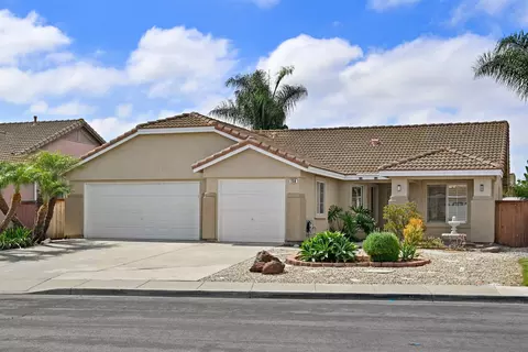 Exterior - 250 Del Mesa Ct, Oceanside, CA 92058 photo 2 of 5