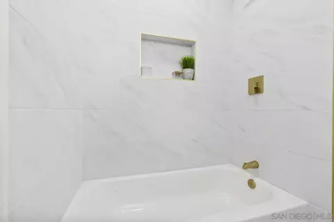 Bath - 1320 Higgins St, Oceanside, CA 92058 photo 3 of 3
