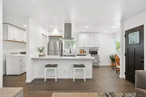 Kitchen - 1622 Cherry Pl, Escondido, CA 92027 photo 2 of 5