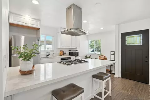 Kitchen - 1622 Cherry Pl, Escondido, CA 92027 photo 3 of 5