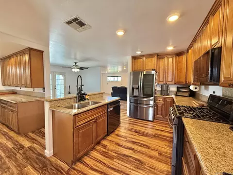 9050 Valencia St, Spring Valley, CA 91977 photo 4