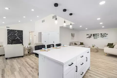 Kitchen - 2008 Arboles Pl, Escondido, CA 92029 photo 2 of 7