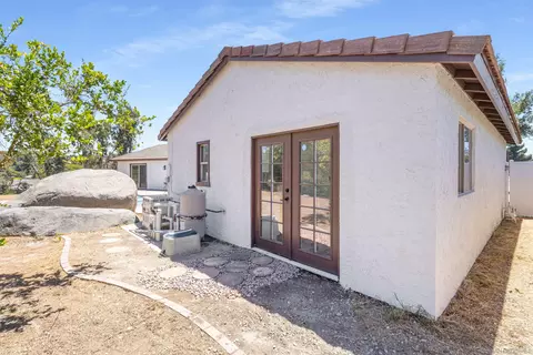 Exterior - 2008 Arboles Pl, Escondido, CA 92029 photo 15 of 17