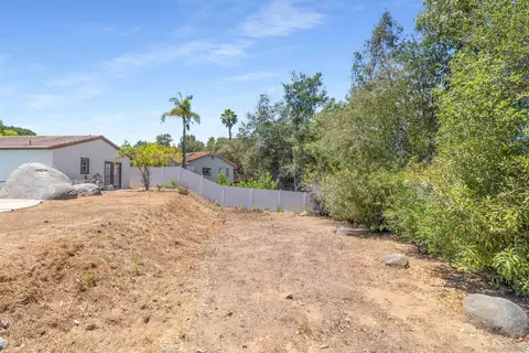 Exterior - 2008 Arboles Pl, Escondido, CA 92029 photo 13 of 17