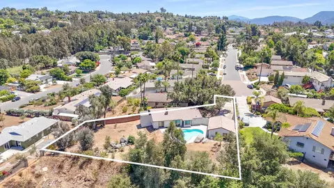 View/Area - 2008 Arboles Pl, Escondido, CA 92029 photo 5 of 5