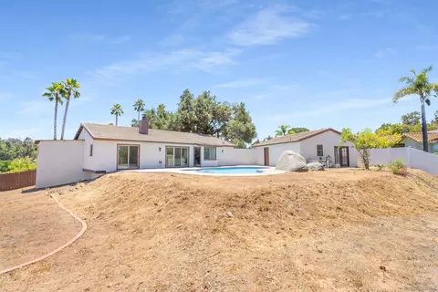 Exterior - 2008 Arboles Pl, Escondido, CA 92029 photo 14 of 17