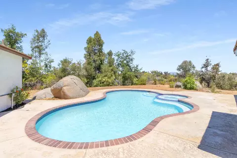 Exterior - 2008 Arboles Pl, Escondido, CA 92029 photo 7 of 17