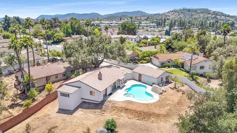 View/Area - 2008 Arboles Pl, Escondido, CA 92029 photo 2 of 5
