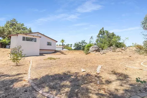 Exterior - 2008 Arboles Pl, Escondido, CA 92029 photo 11 of 17