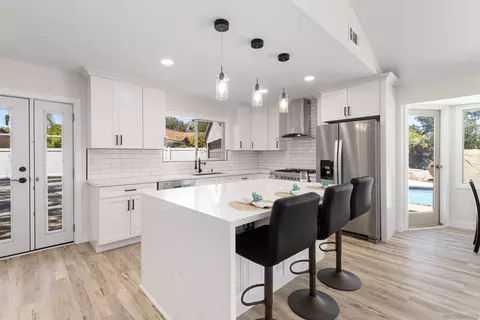 Kitchen - 2008 Arboles Pl, Escondido, CA 92029 photo 4 of 7