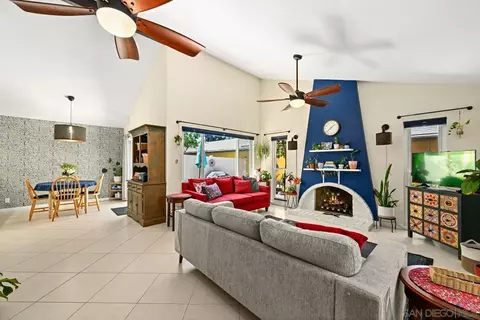 3581 Coconut Way, Oceanside, CA 92058 photo 2