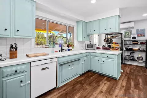 Kitchen - 4555 Hillview Dr, La Mesa, CA 91941 photo 2 of 2