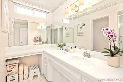 Bath - 4555 Hillview Dr, La Mesa, CA 91941 photo 2 of 2