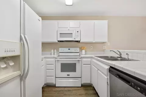 Kitchen - 2425 Cranston Dr #1, Escondido, CA 92025 photo 2 of 3