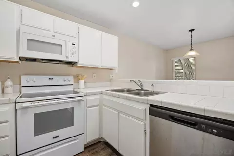 Kitchen - 2425 Cranston Dr #1, Escondido, CA 92025 photo 3 of 3